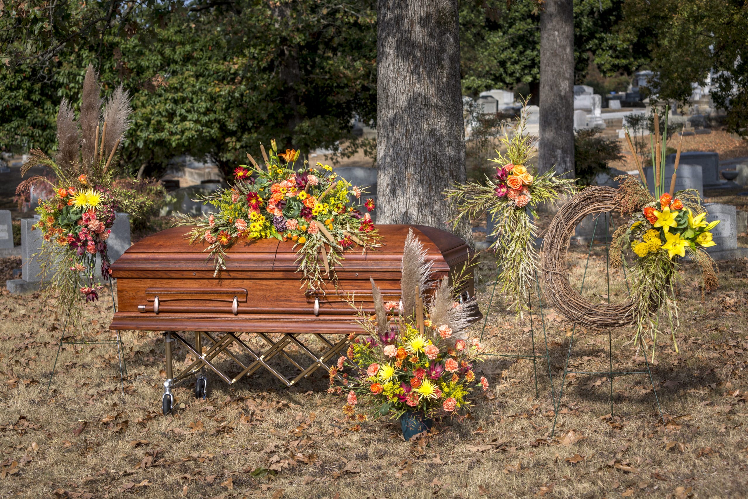 https://cdn.shopify.com/s/files/1/0016/7100/4263/files/funeral_autumnsunset_casket2.jpg?v=1730402775