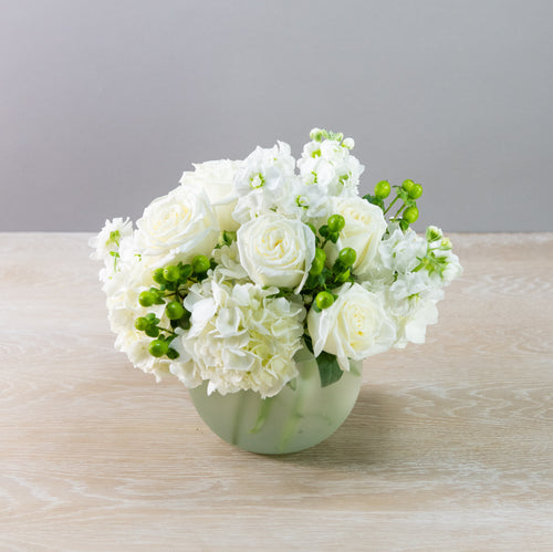 https://cdn.shopify.com/s/files/1/0016/7100/4263/files/176B08_Tranquility-Bouquet-1.jpg?v=1728423039