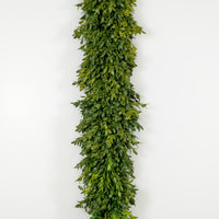 9' Lifelike Boxwood Garland