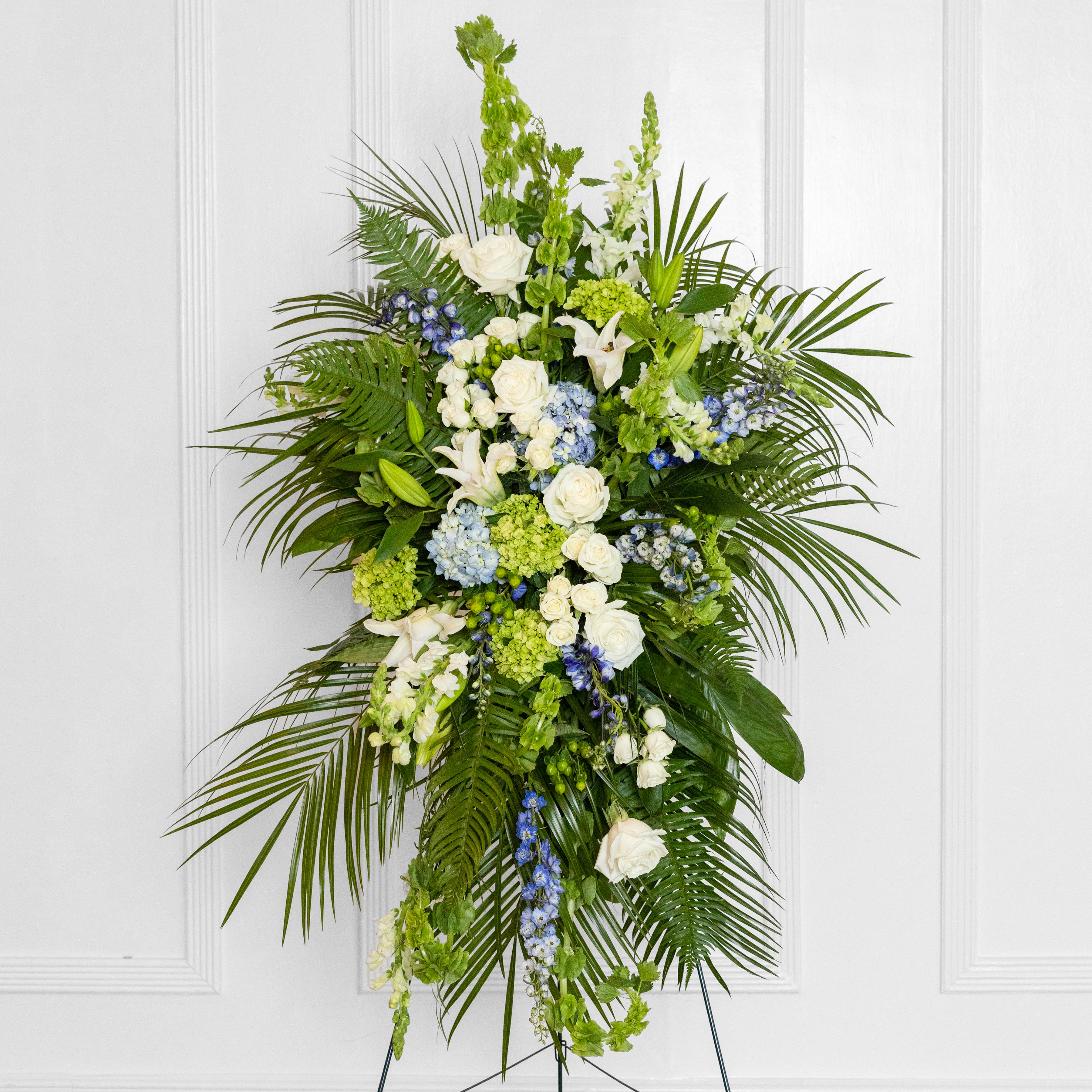 Everlasting Grace Spray Easel