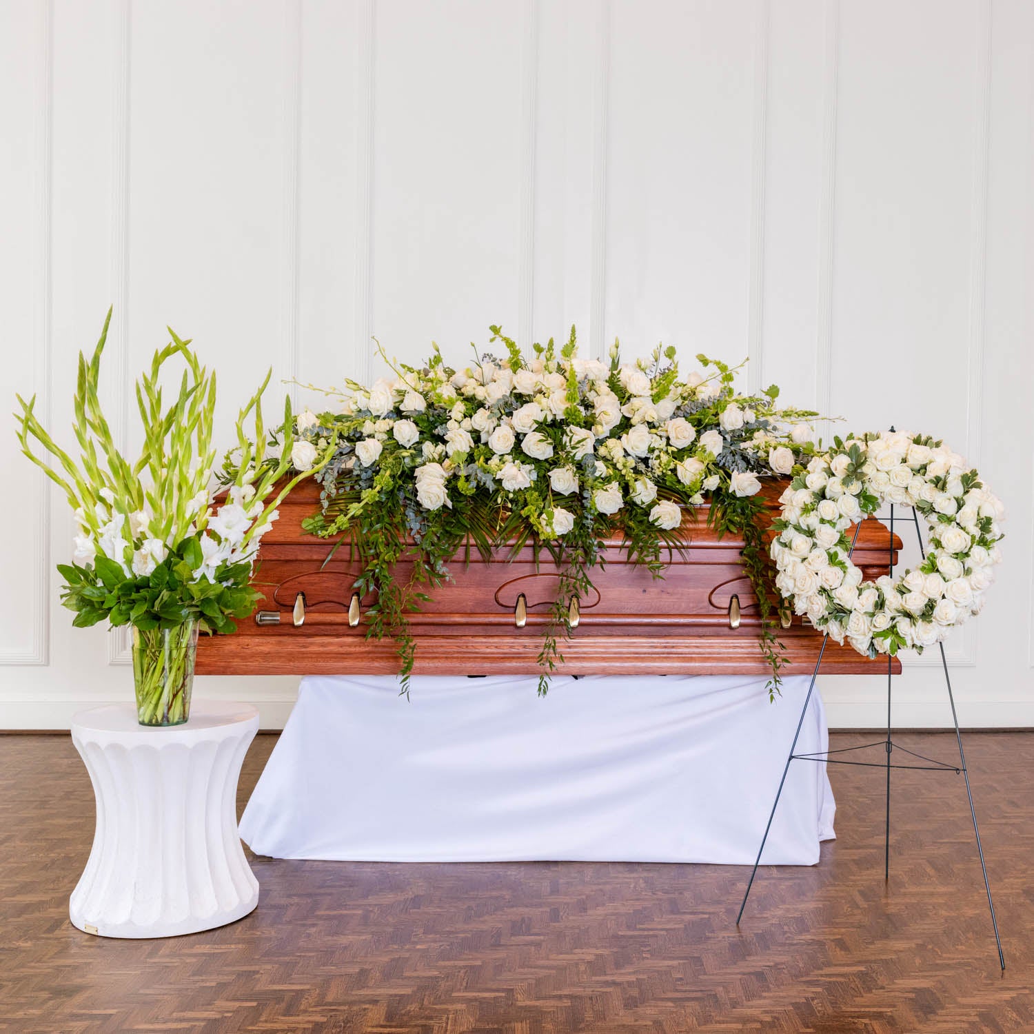 White Elegance Wreath Easel
