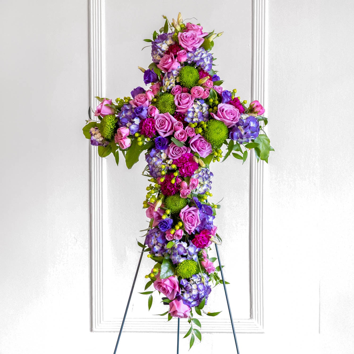 Noble Tribute Easel Cross