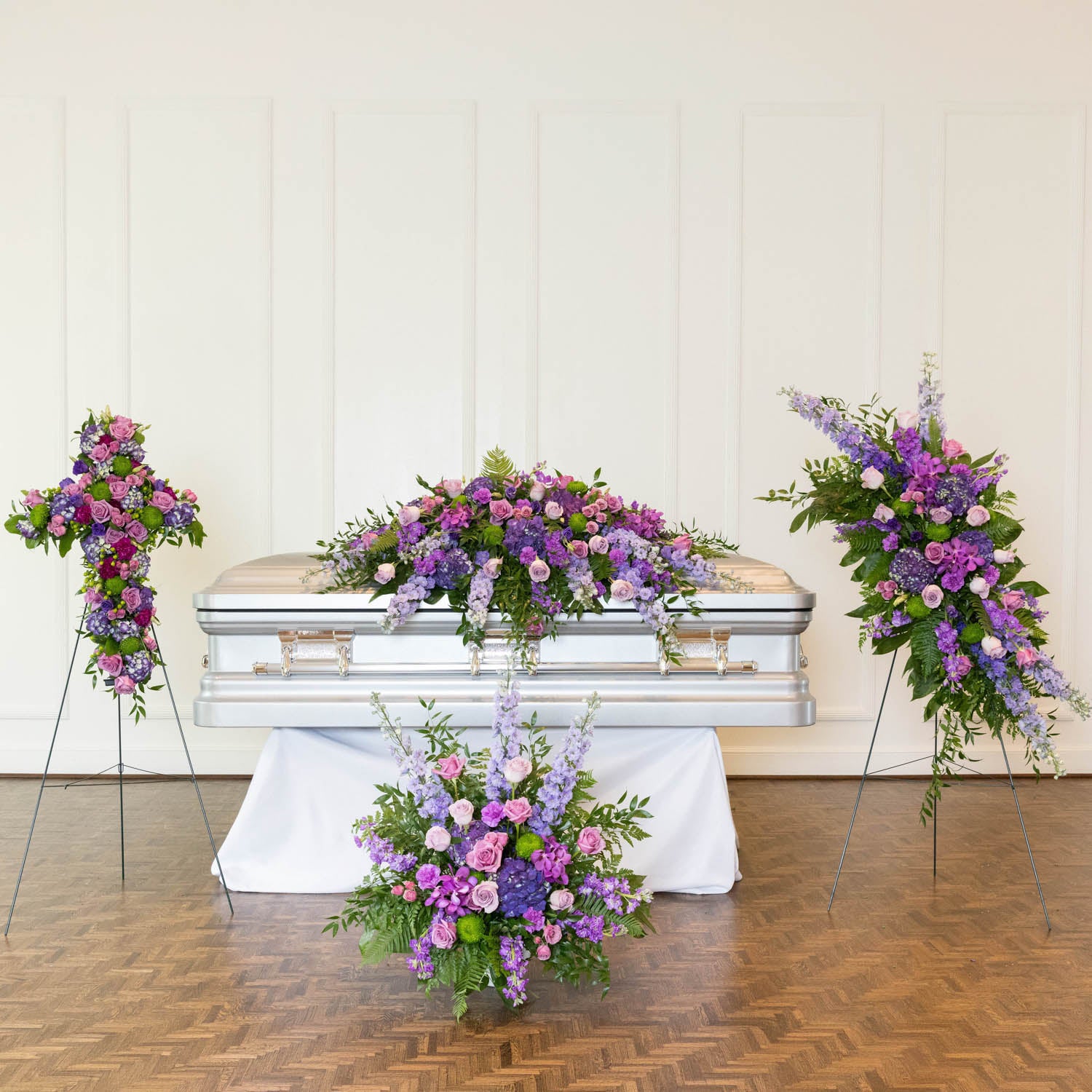 Noble Tribute Easel Cross