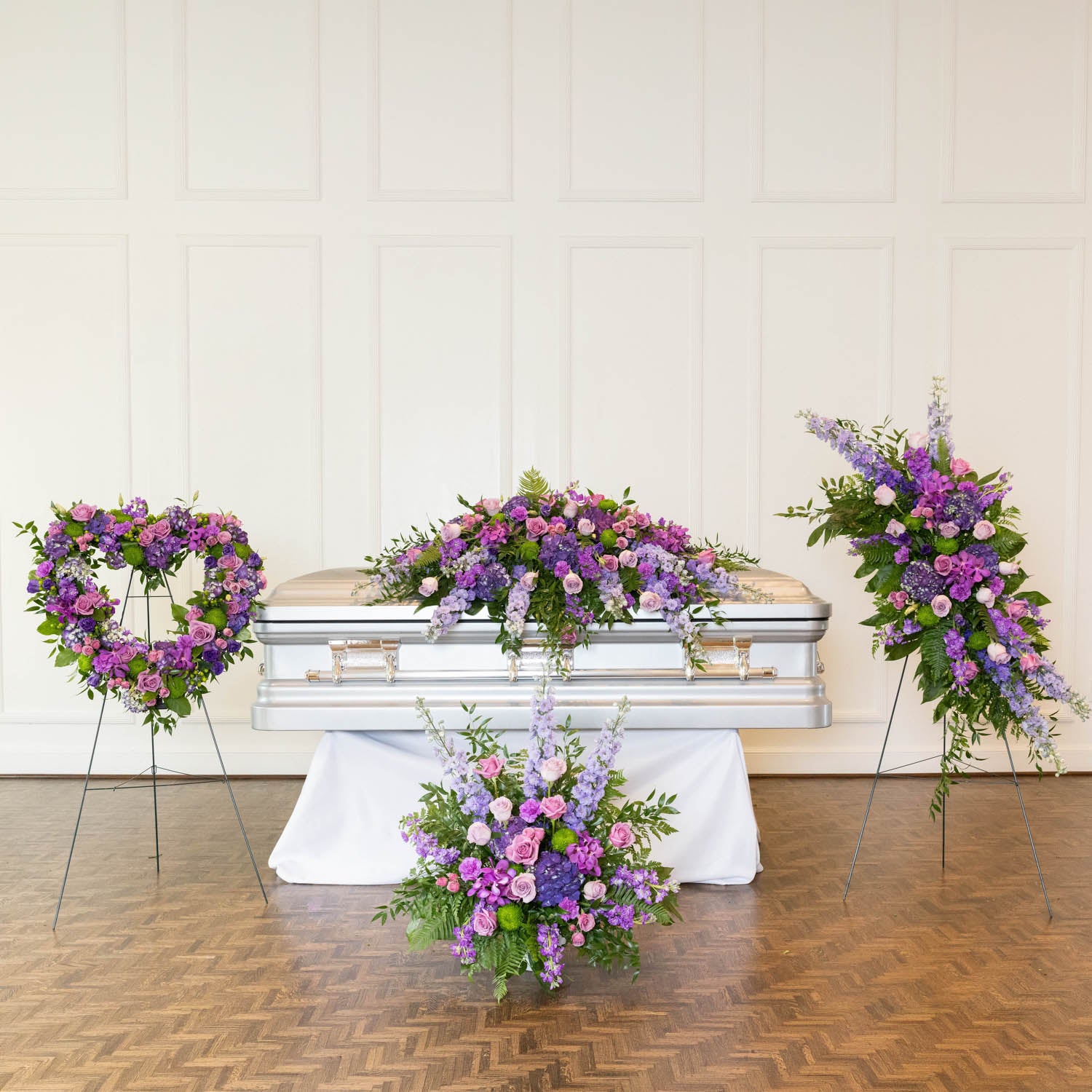 Noble Tribute Easel Heart