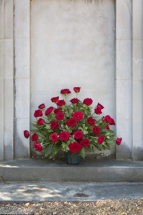 https://cdn.shopify.com/s/files/1/0016/7100/4263/files/funeral_regalrose_altarpiece2.jpg?v=1730406033